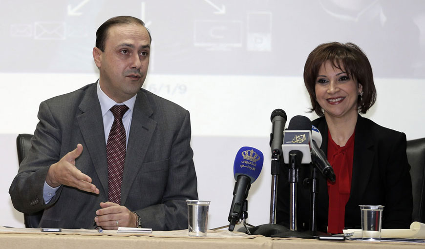 Government Spokesperson Mohammad Momani and ICT Minister Majd Shweikeh hold a press conference in Amman on Saturday (Petra photo)