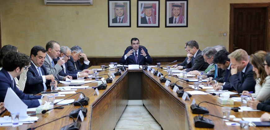 Minister of Planning and International Cooperation Imad Fakhoury chairs a meeting with senior officials and representatives of donors in Amman, on Sunday (Photo courtesy of Ministry of Planning and International Cooperation)
