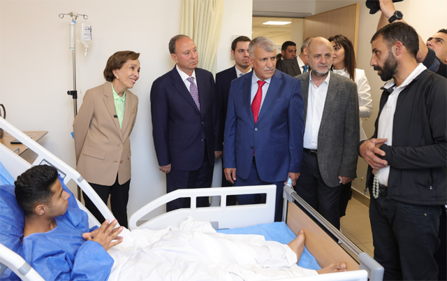 HRH Princess Basma bint Talal on Tuesday checked on patients receiving treatment at Al-Khaldi and AbdulHadi hospitals and the Al-Shami Eye Centre. (Petra photo)