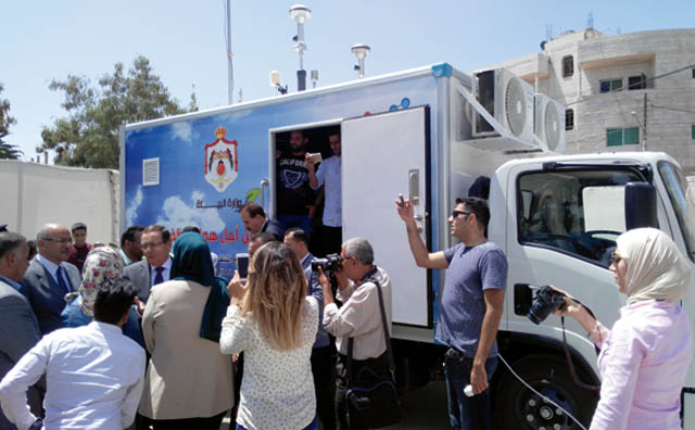 The Ministry of Environment launched its mobile lab measuring gases and fine dust concentrations in the air on Monday (Photo courtesy of Ministry of Environment)