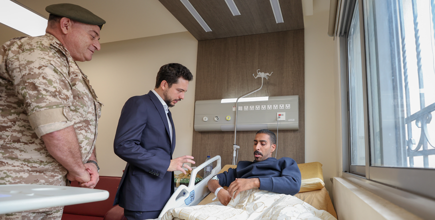 HRH Crown Prince Hussein on Tuesday visits the wounded personnel form Jordan Field Hospital Gaza/76, who are receiving treatment at the  King Hussein Medical City (Photo courtesy of Royal Court)