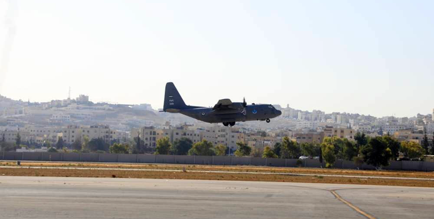 Foreign Ministry on Monday says 11 Jordanians have been evacuated from Lebanon on a military aircraft that also carried humanitarian aid to the war-hit country (JAF photo)