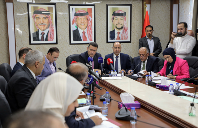 The Lower House Finance Committee discusses on Monday with representatives from  the Ministry of Government Communication, the Jordan Radio and Television Corporation (JRTV), the Jordan News Agency (Petra), Media Commission, and the government-owned Al-Mamlaka TV their institutions 2025 budgets (Petra photo)