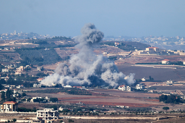 Smoke billows from the site of an Israeli airstrike that targeted the southern Lebanese village of Kfar Tibnit on October 21, 2024, amid the ongoing war between Israel and Hezbollah (AFP photo)