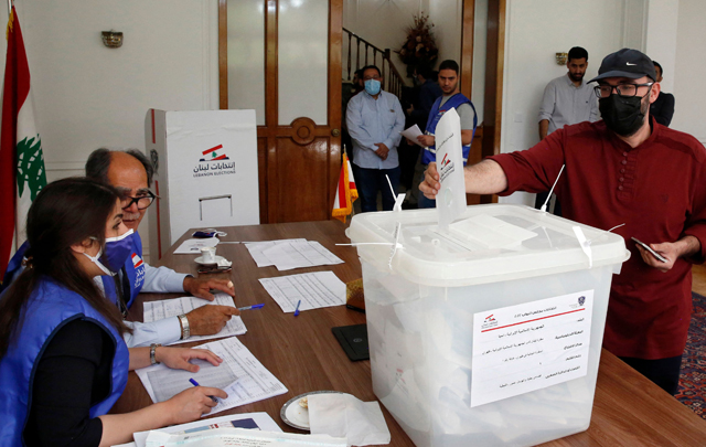 A Lebanese man casts his ballot at a voting point at the Lebanese embassy in Tehran on Friday ahead of Lebanon's May 15 legislative election (AFP photo)