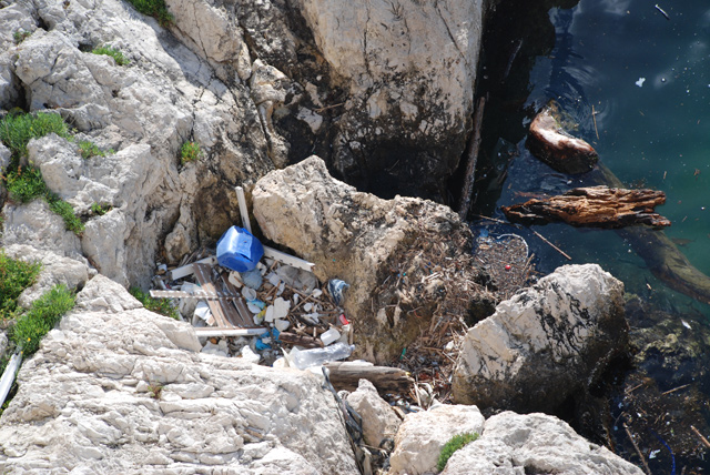 The project will contribute to implementing a regional plan on marine litter management in the Mediterranean (Photo courtesy of Plastic Busters website)