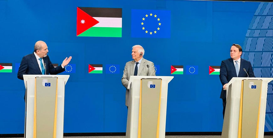 Deputy Prime Minister and Foreign Minister Ayman Safadi (left) speaks during a press conference with EU High Representative for Foreign Affairs and Security Policy Josep Borrell (centre) and EU Commissioner for Neighbourhood Policy and Enlargement Oliver Varhelyi (Photo courtesy of Foreign Ministry)