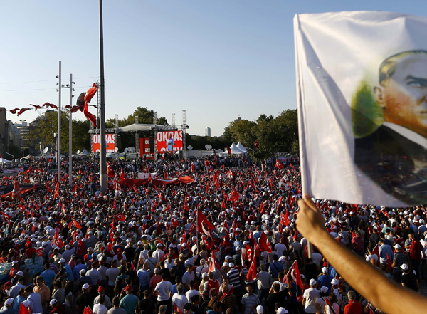 Supporters of various political parties gather in Istanbul's Taksim Square during the Republic and Democracy Rally organised by main opposition Republican People's Party, Turkey,  on Sunday (Reuters photo)