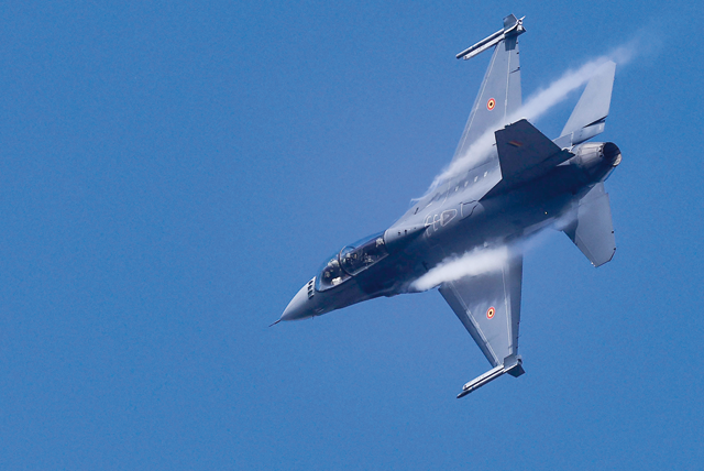 A Belgian F-16 jet fighter takes part in the NATO Air Nuclear drill 'Steadfast Noon' at the Kleine-Brogel Air Base in Belgium on October 18, 2022 (AFP photo)