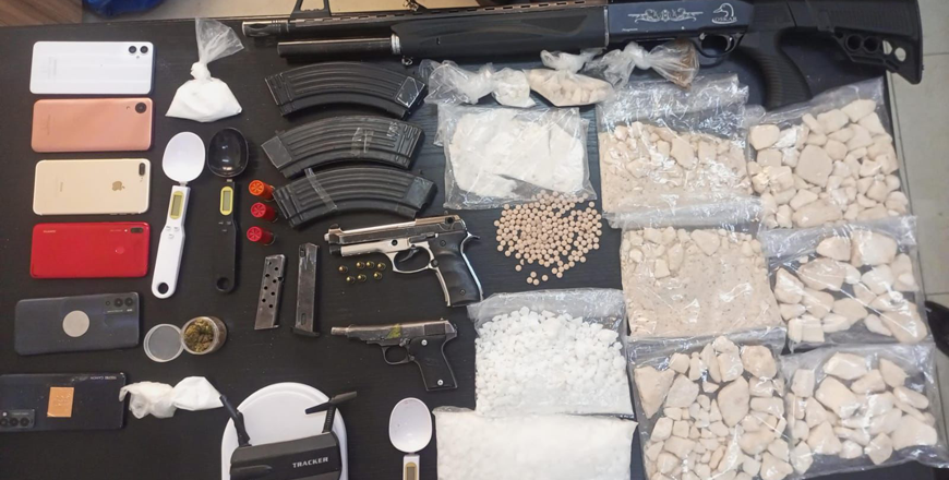 The Anti-Narcotics Department  conducts six operations and security campaigns, leading to the arrest of 12 drug dealers and traffickers, including two classified as ‘dangerous’ (Petra photo)