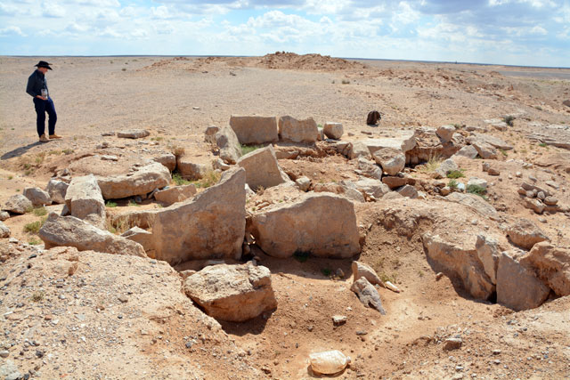  Plundered Early Islamic house remains at Khirbet Al Umari in summer 2019 (Photo courtesy of Peter Akkermans)