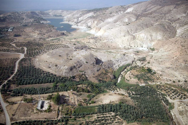 An aerial view of Tell Ziraa and Wadi Al Arab  (Photo courtesy of APAAME)