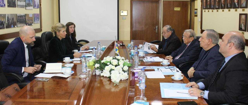 Representatives of the Jordanian Businessmen Association  meet with Swedish Ambassador to Jordan Alexandra Rydmark on Saturday (Petra photo)