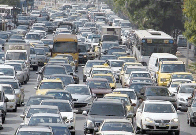 The number of vehicles using ride-sharing apps decreased by 682 to reach 11,024 belonging to seven companies in the second quarter of this year, according to the Land Transport Regulatory Commission  (File photo)