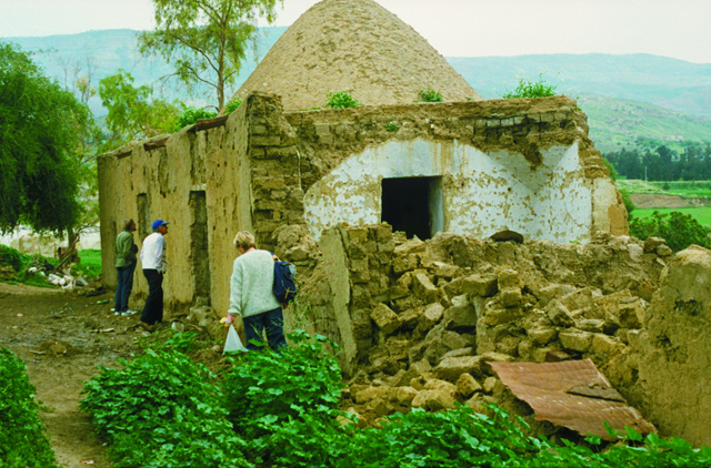 A domed house in the Jordan Valley is seen in this photo from 1984 (Photo courtesy of Reinder Neef)