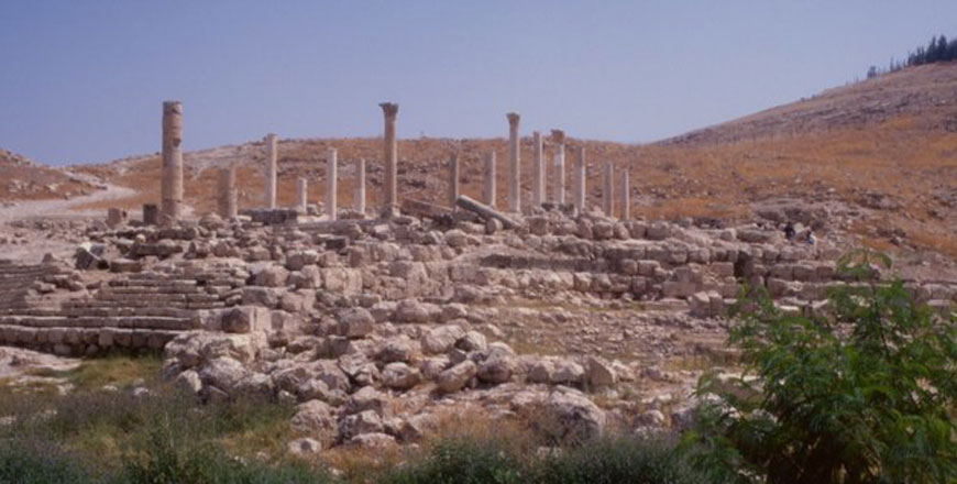 The church and monumental staircases in Pella (Photo courtesy of ACOR)