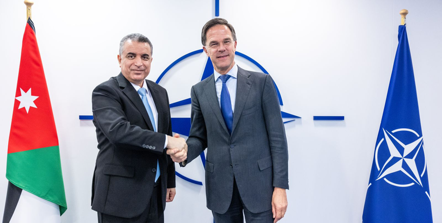 Yousef Bataineh presents his credentials to NATO Secretary-General Mark Rutte as Jordan’s ambassador to the alliance (Petra photo)