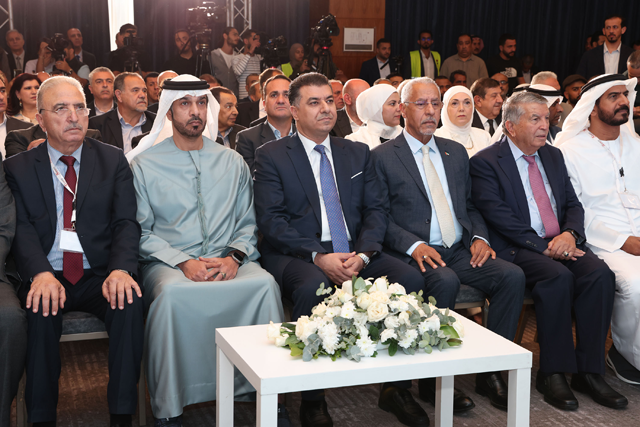   Minister of Agriculture Khalid Huneifat inaugurated on Monday the fifth International Festival of Jordanian Dates (Petra photo)