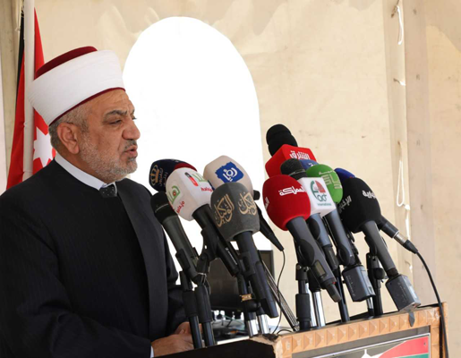 Minister of Awqaf and Islamic Affairs Mohammad Al Khalayleh speaks during a farewell ceremony for Hajj pilgrims on Wednesday (Petra photo)