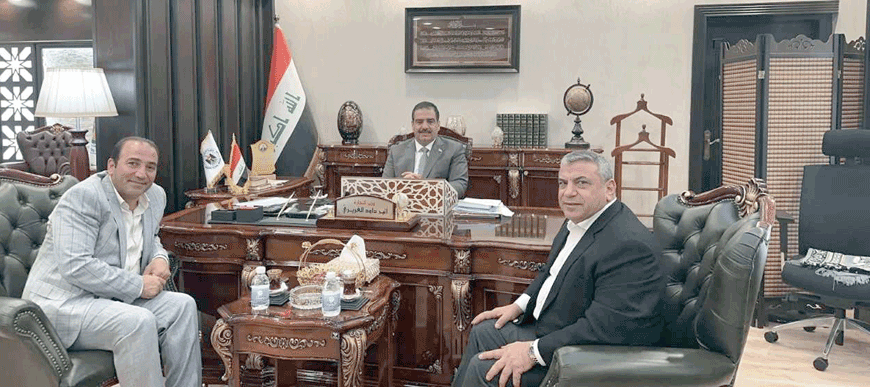 Iraqi Minister of Trade Atheer Ghurairy during a meeting with Deputy President of the Jordan Contractors Association Fuad Duwairi and President of the Arab Contractors Union Ali Sanafi on Saturday (Petra photo)