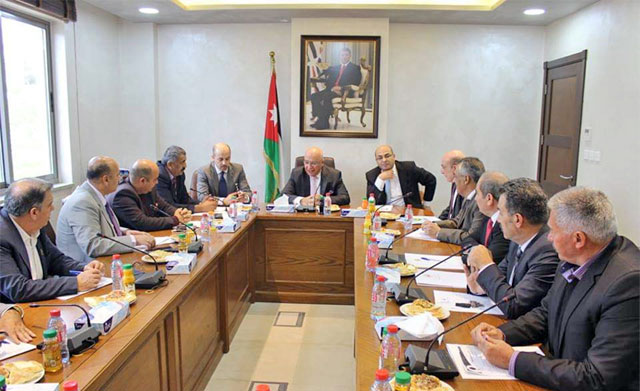   Minister of Political and Parliamentary Affairs Musa Maaytah meets with political party representatives to discuss funding on Monday (Petra photo)