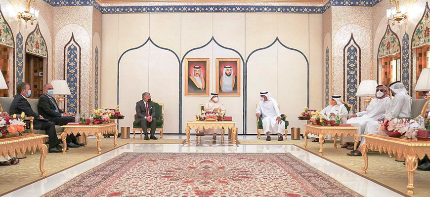 His Majesty King Abdullah meets with Bahrain King Hamad Bin Isa Al Khalifa and Sheikh Mohammad Bin Zayed Al Nahyan, the crown prince of Abu Dhabi and the deputy supreme commander of the UAE Armed Forces, during a trilateral summit in Abu Dhabi on Wednesday (Photo courtesy of Royal Court)