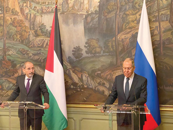 Deputy Prime Minister and Minister of Foreign Affairs Ayman Safadi and Russian Foreign Minister Sergey Lavrov hold a press conference in Moscow on Wednesday (Petra photo)