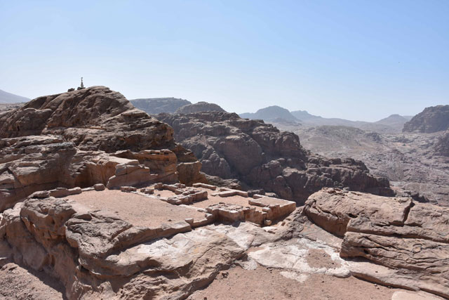 Khubtah baths located on a cilff edge in Petra (Photo courtesy of Thibaud Fournet)