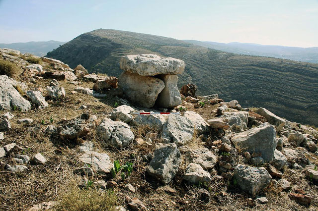 A dolmen in Wadi Rayyan  (Photo by Adam Carr/courtesy of James Fraser)