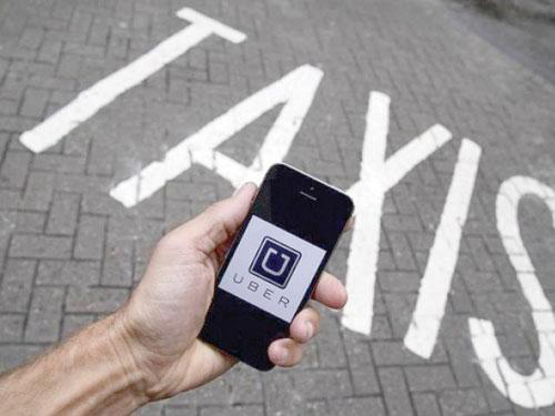 More residents turn to ride hailing apps for their daily commute, with an overwhelming majority of foreigners adopting this means of transportation (File photo)