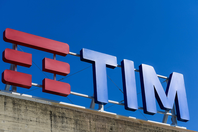 This file photo taken on March 29, 2019 shows the logo of Italian telecommunications company Telecom Italia (TIM) at the company's headquarters in Rozzano, south of Milan (AFP photo)