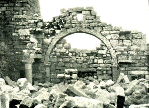   A photograph taken in 1909 of the Church of Saints Sergius and Bacchus at Umm Al Surab  (Photo courtesy of ACTECH Project)