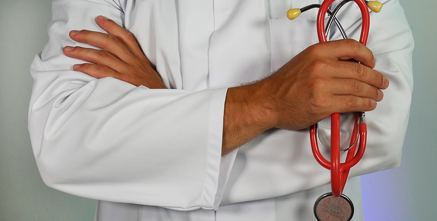 Jordan Medical Association President Ziad Zoubi says on Saturday that doctors will provide free treatment to patients unable to afford medical services (file photo)