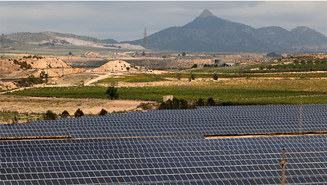 A view of a solar power plant following a major blackout in the Iberian Peninsula on April 28, in Caudete, Spain, April 30 (AFP photo)