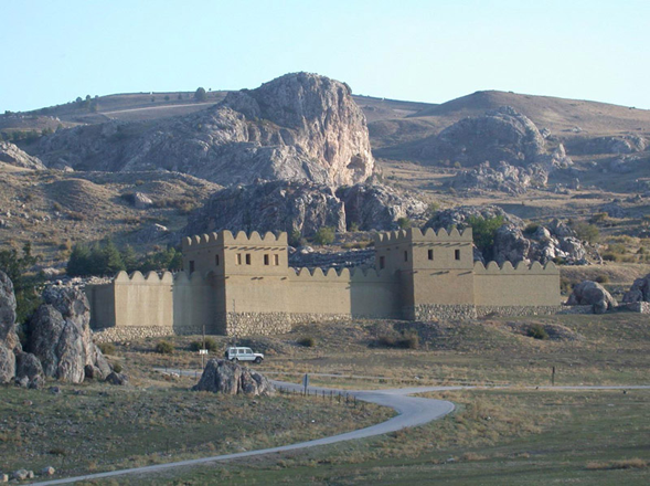 Reconstruction of the mudbrick city wall of the capital of Hittite Empire Hattusa (Photo courtesy of DAI)