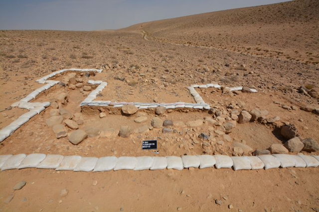 A JU archaeological team at Huseiniya, near the Desert Highway (Photo courtesy of Jagiellonian University)