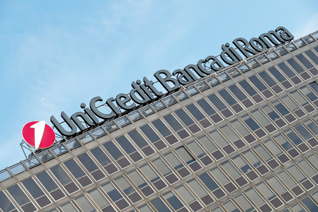 The UniCredit-Banca di Roma bank headquarters is seen in Rome, Italy، on September 30, 2018  (Reuters photo)