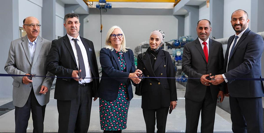 Secretary-General of the Water Authority of Jordan (WAJ) Wael Duwairi and Director of USAID Mission Leslie Reed on Thursday inaugurates a project to rehabilitate the Najl pumping station and the water distribution network in Shobak (Petra photo)