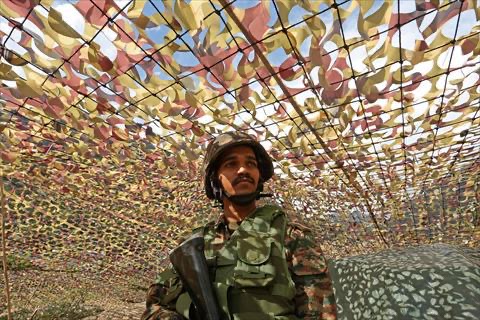 An Indian army soldier stands guard in Poonch sector of India's Jammu region, on May 20, 2025 (AFP photo)