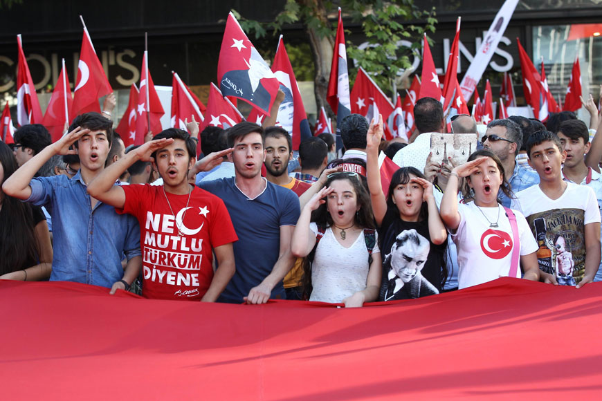 Demonstrators gather in Kzlay Square in Ankara to protest against terrorist attacks and the Kurdistan Workers’ Party on Sunday (AFP photo)