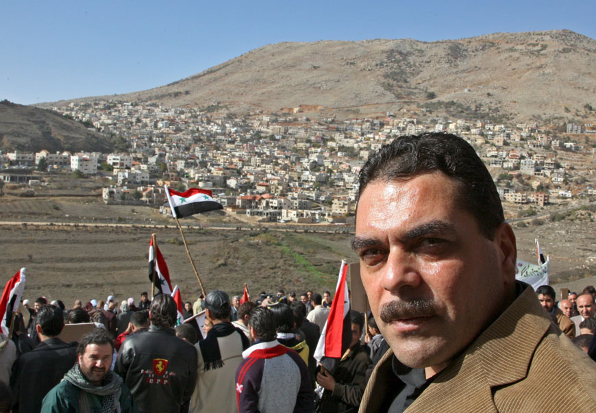Released Lebanese prisoner Samir Qantar attends a rally at Ain Al Tineh village on the Syrian side in the Golan Heights in front of Majdal Shams village, in the Israeli-occupied area in the 1967 war, in this November 24, 2008 file photo (Reuters photo)