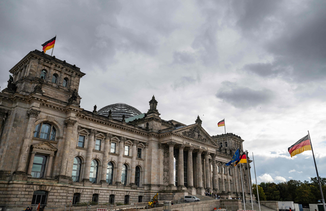Clouds gather over the Reichstag buidling which houses Germany's Bundestag lower house of parliament in Berlin on October 10, 2024 (AFP photo)