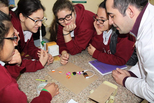 Teenage girls aged 12 and above are acquainted with the STEM methodology through hands-on workshop conducted by Go Girls (Photo courtesy of Go Girls)