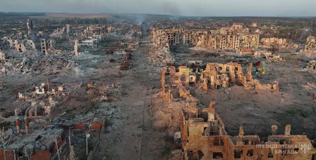 This recent undated handout photograph, released by the Presidential Brigade of the Armed Forces of Ukraine on September 5, 2024, shows the ruins of the Ukrainian town of Vovchansk, in the Kharkiv region, located approximately five kilometers from the state border with the Russia (AFP photo)