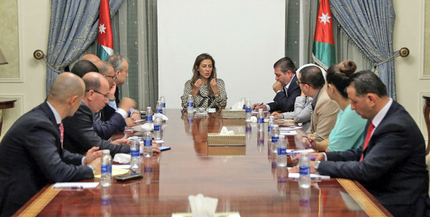   Minister of State for Media Affairs Jumana Ghunaimat, who is also the government spokesperson, is seen during a meeting with representatives of media institutions on Sunday (Petra photo)