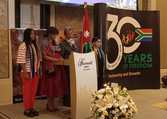 South Africa's Ambassador to Amman Tselane Mokuena praises Jordan’s peace efforts to alleviate the suffering of the Palestinians and the 'laudable' airdrops on Gaza (Petra photo)
