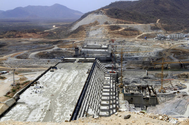A general view of Ethiopia's Grand Renaissance Dam, as it undergoes construction, is seen during a media tour along the Nile River in Benishangul Gumuz Region, Guba Woreda, in Ethiopia, on March 31, 2015 (Reuters file photo)