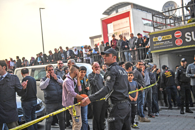 Turkish police cordons off the area around an underground car park, on Monday,  in Istanbul, after they found an abandoned car belonging to the Saudi consulate, three weeks after the murder of journalist Jamal Khashoggi in the Saudi consulate (AFP photo)