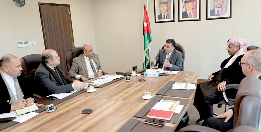 The Ministry of Agriculture holds discussions with the Jordanian-Palestinian Agricultural Products Marketing Company and the Saudi Alrowia Cooperative Society for Agricultural Marketing on Thursday. (Petra photo)