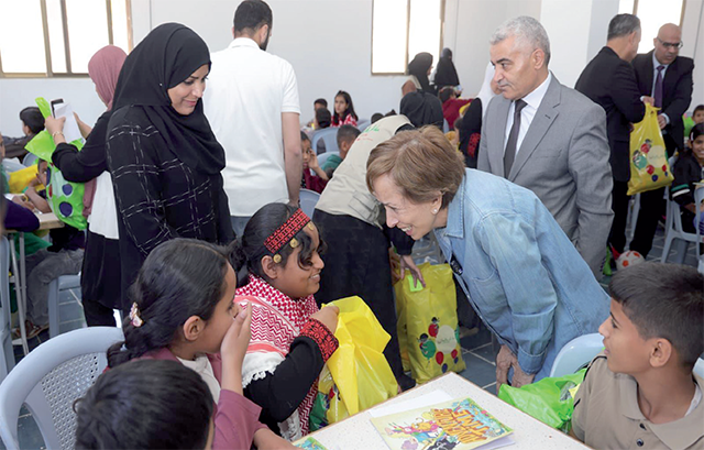 HRH Princess Basma Bint Talal, president of the Goodwill Campaign Higher Committee, on Sunday oversee the distribution of aid packages to families and children in the villages of Rahma, Qatar, and Al Reisheh in Wadi Araba  (Petra photo)